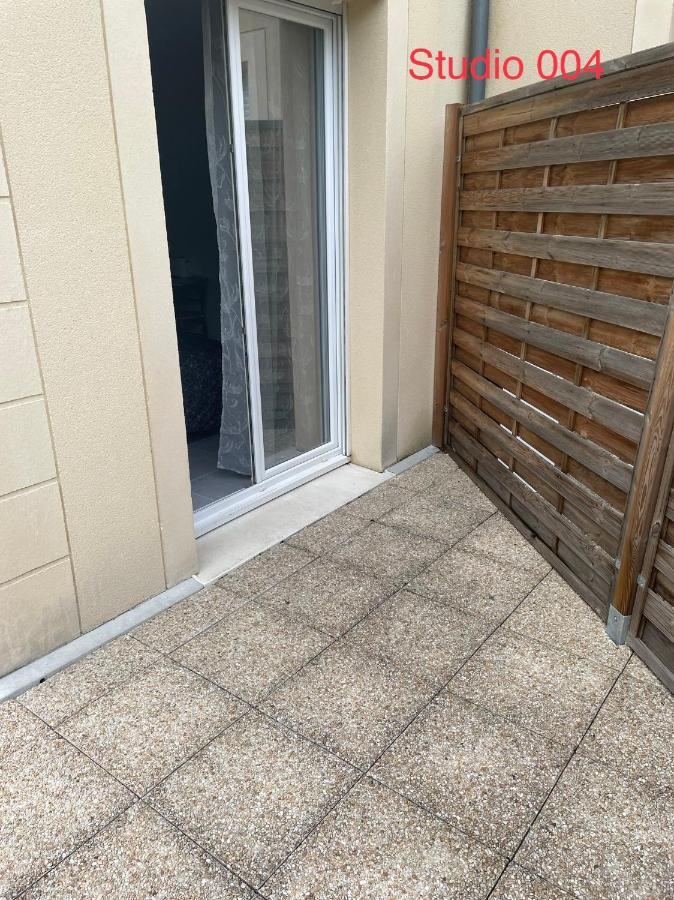 Studio A 300 M De La Gare De Mantes-La-Jolie Exterior photo